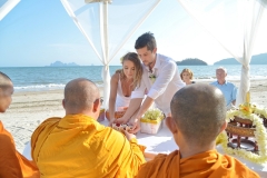 1_Krabi-Beach-Buddhist-Blessing-Package-Laura-Paulo-18