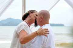 Phuket-Beach-Wedding-Ceremony-Package-Lesa-Marcus-25_resize