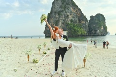 Railay-Krabi-wedding-ceremony_17