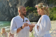 Phra-nang-beach-Railay-bay-wedding_09