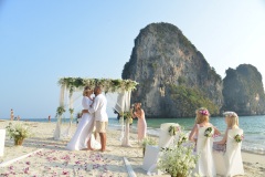 Phra-nang-beach-Railay-bay-wedding_11