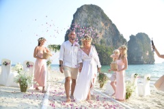 Phra-nang-beach-Railay-bay-wedding_12