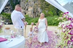 1_Railay-Bay-Wedding-Ceremony-Package-Triona-Mark-05