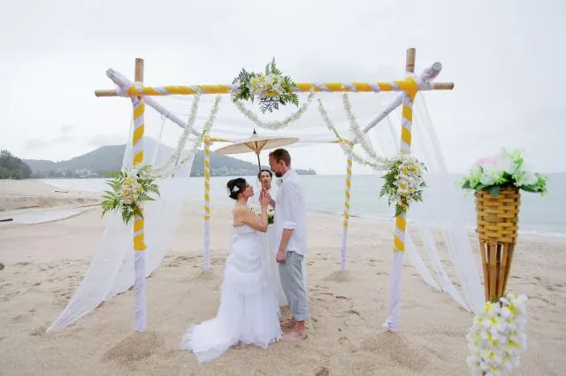 640×425-crop-80-koh_lanta_western_style_elephant_married