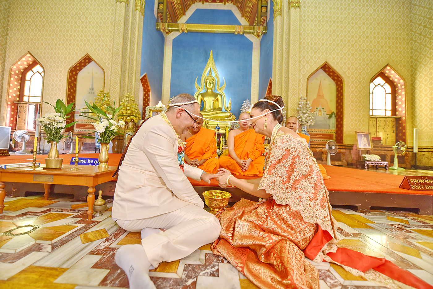 Bangkok-Temple-Buddhist-Blessing-Package-Stephanie-Stephane-13