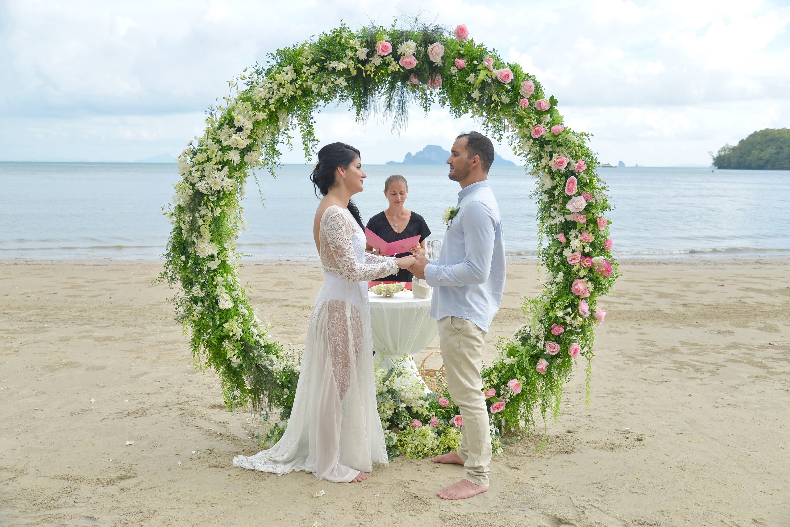 Krabi-Beach-East-Meet-West-Wedding-Package-Thais-Pedro-56