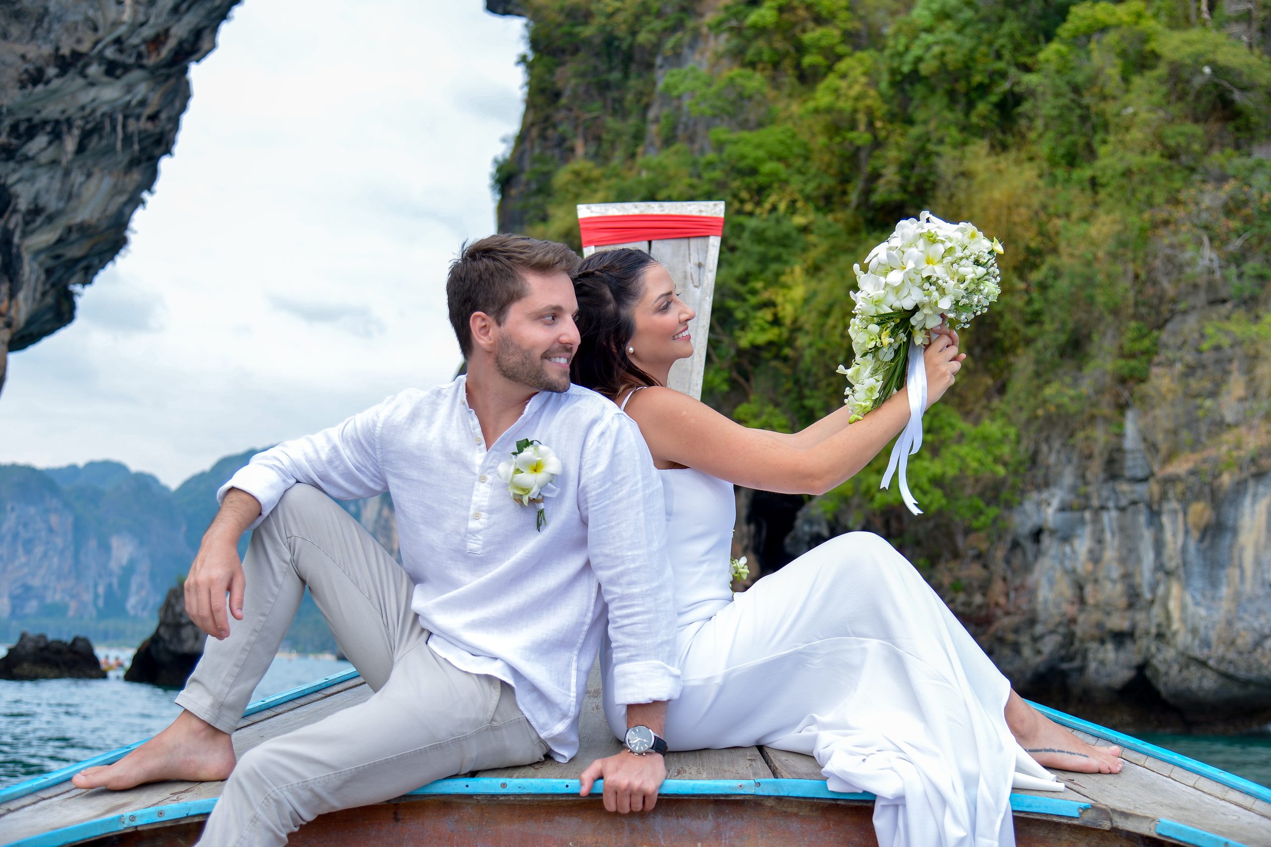 Railay-bay-classic-beach-wedding-package-10