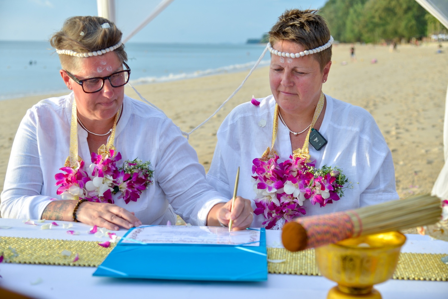 Thai ceremony Koh Lanta Kate and Julie 2