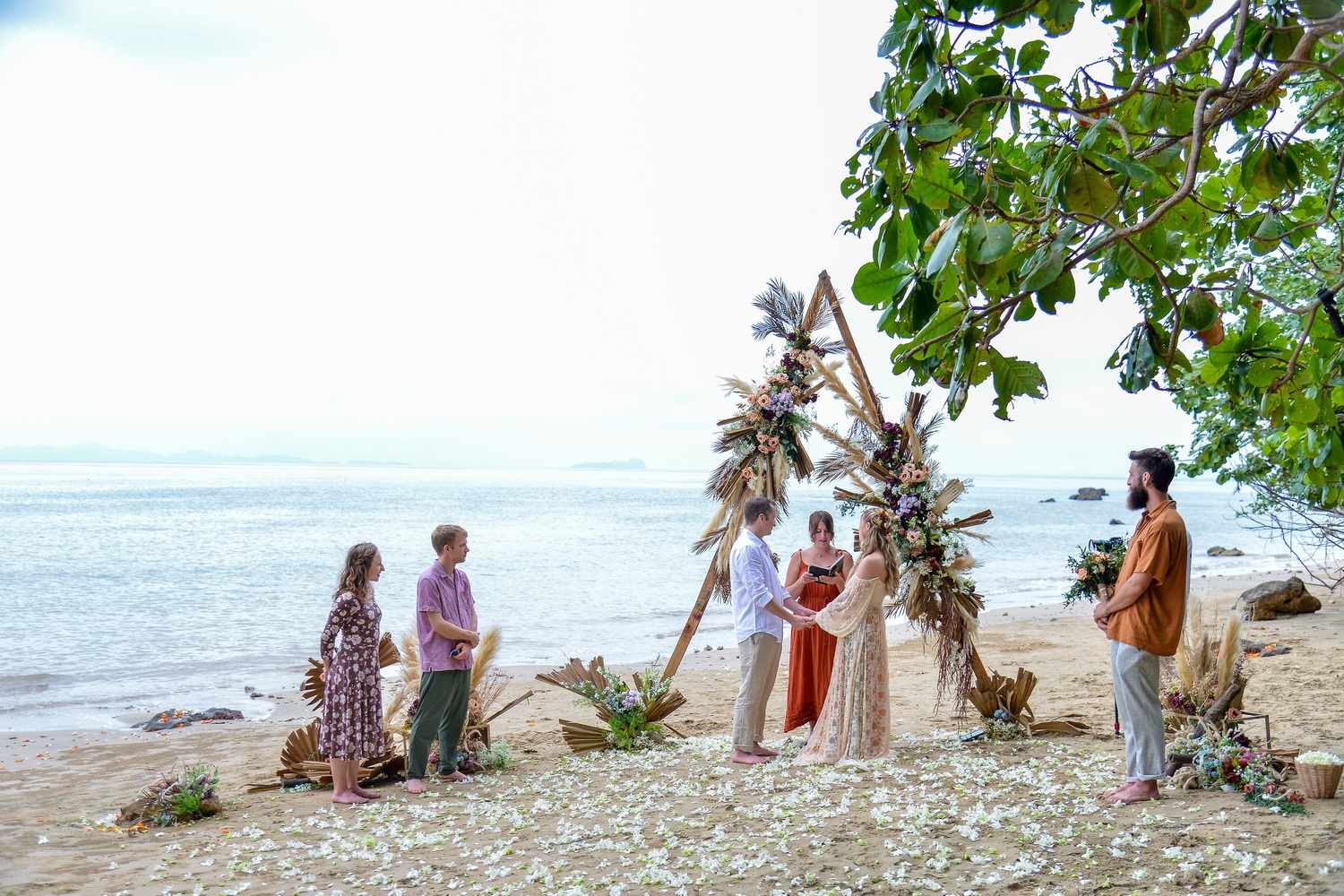 Western ceremony Koh Lanta Davia and Ariella 1