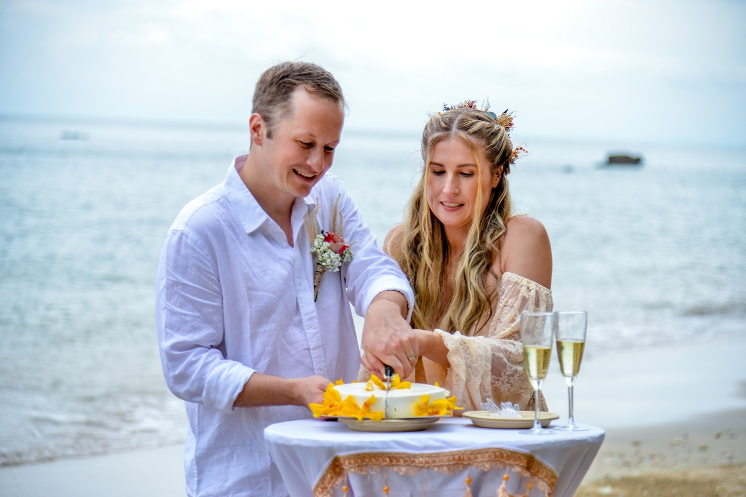 Western ceremony Koh Lanta Davia and Ariella 5