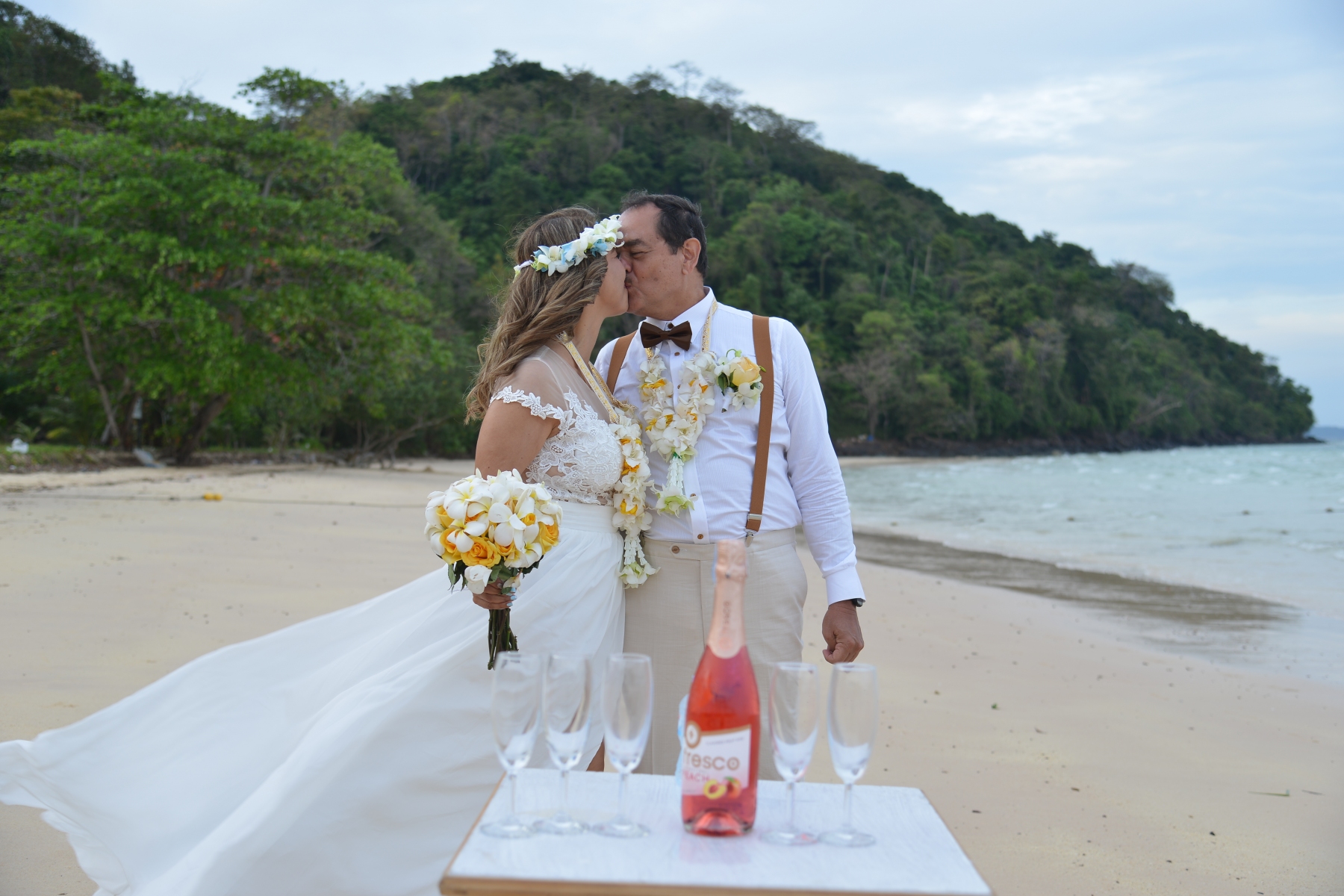 Western ceremony Phi Phi Island Julio and Torres 4