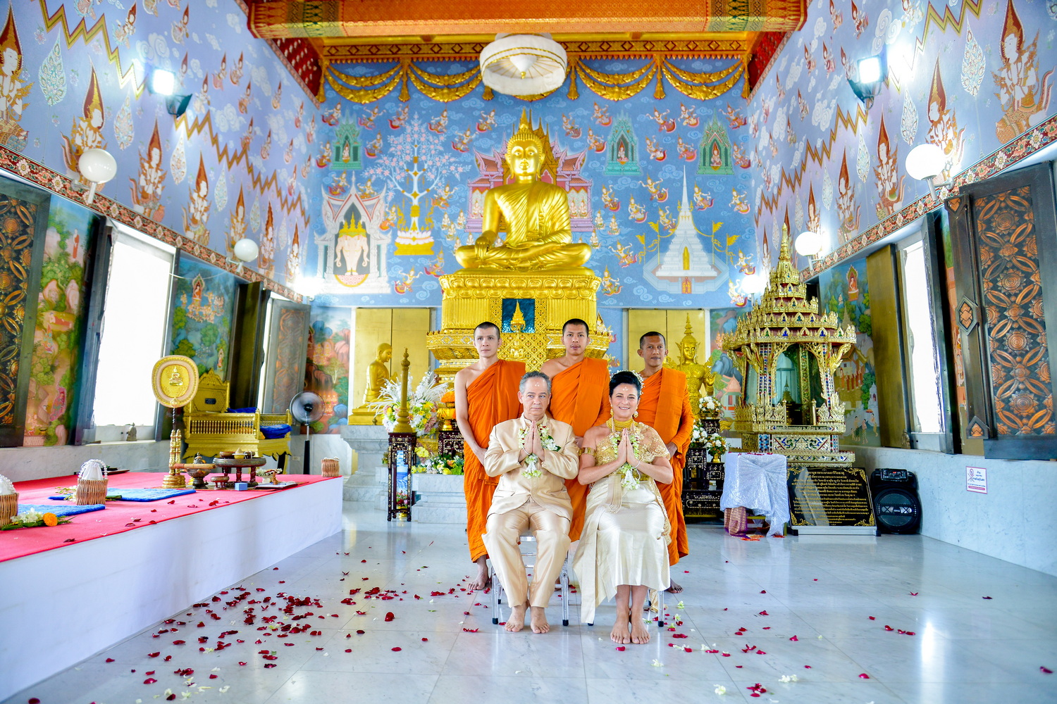 White_temple_krabi_5_resize